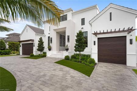 2990 Leeward LN