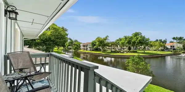 4251 Island CIR