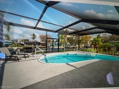 6128 Cocos DR