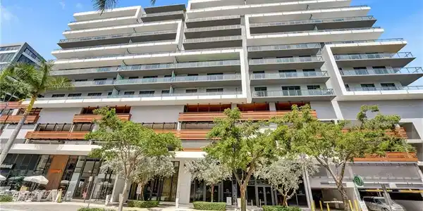2960 NE 207 ST