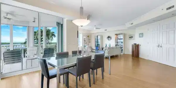 285 Grande WAY