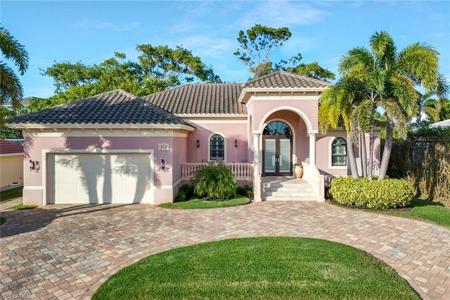 310 Colonial AVE