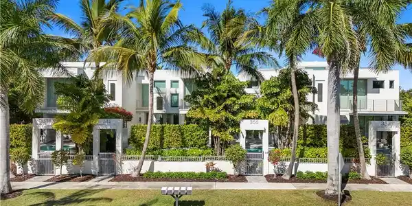 355 Banyan BLVD