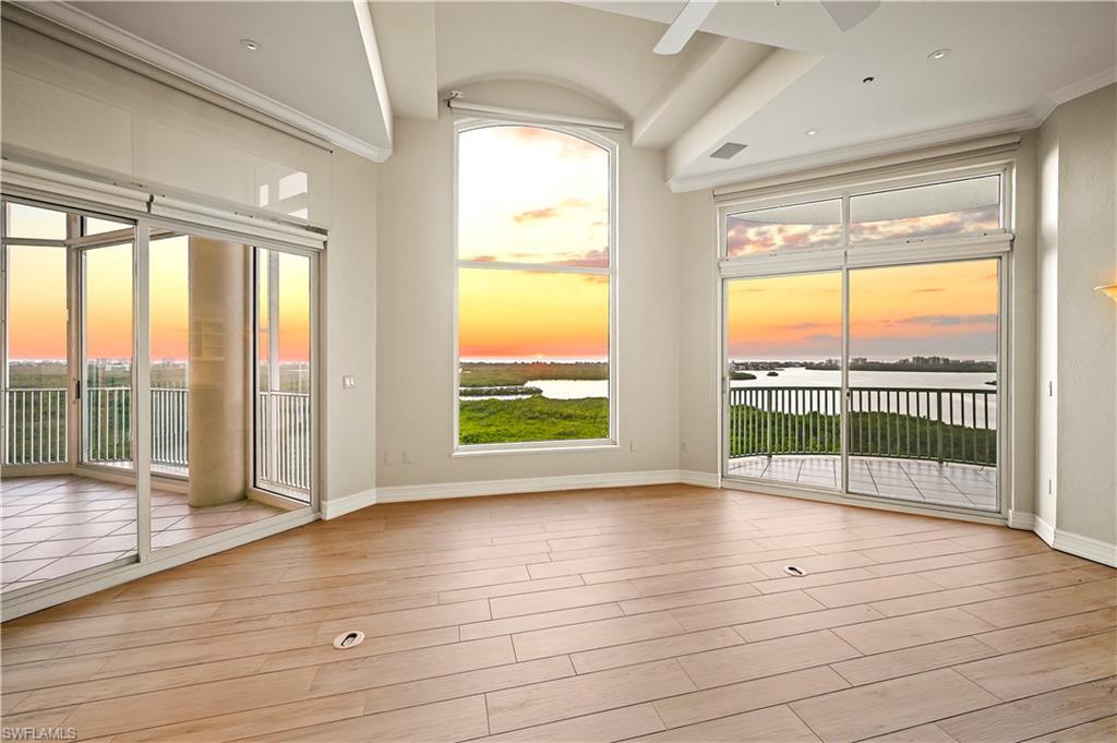 Image 4: Amazing picture frame window.