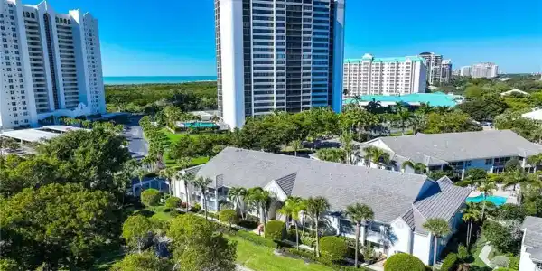 5633 Turtle Bay DR