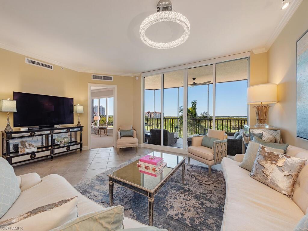 Image 4: Great Room