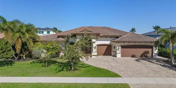 137 Hollyhock CT