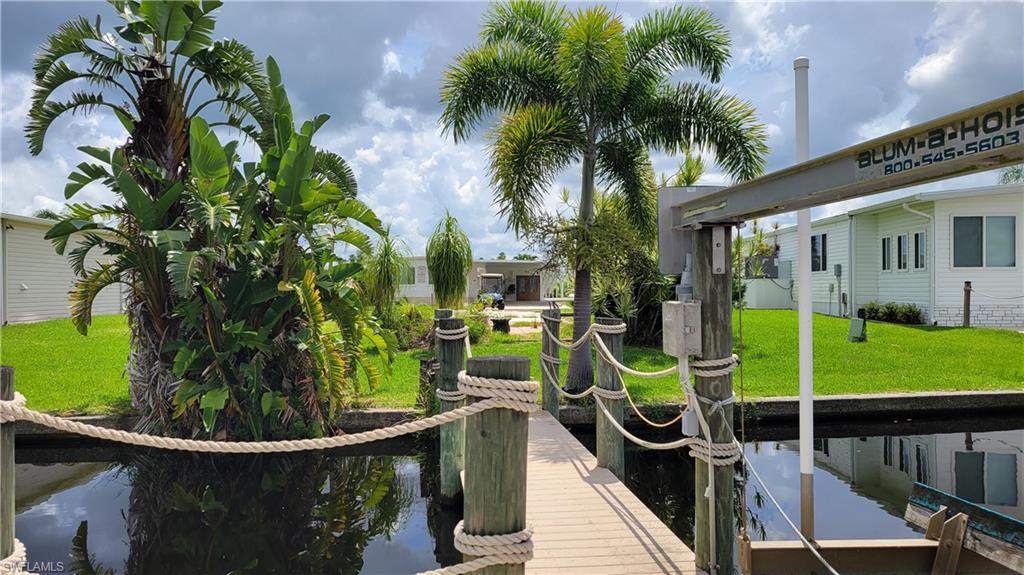 Image 4: View of partial dock looking from the Orange river towards lot.