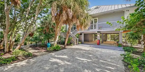 355 E Gulf DR