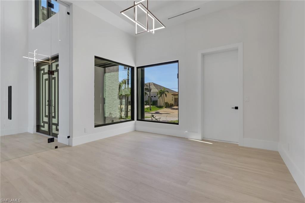 Image 4: Den or formal dinig room