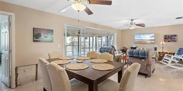 Image 3: View of dining room