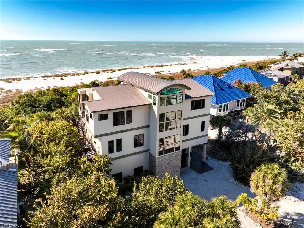 Image 1: Luxury island estate