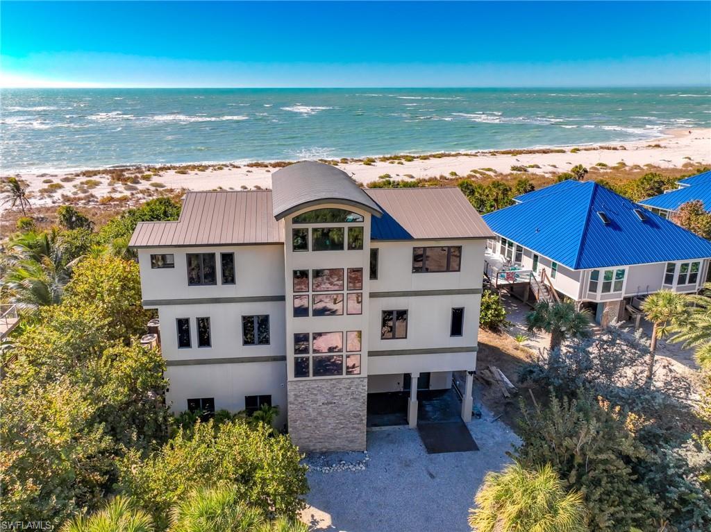 Image 2: Unique contemporary design with spectacular Gulf Views