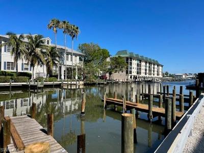 361-4 Vanderbilt Beach RD