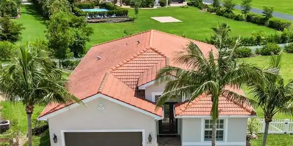 8566 Banyan Bay