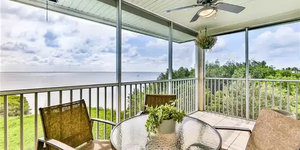 5343 Bayside Villas