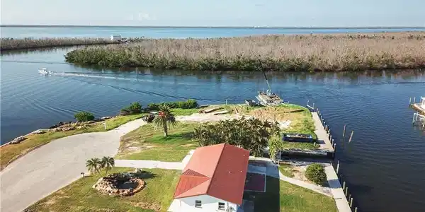2201 Sanibel BLVD