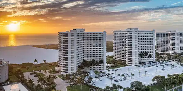 320 Seaview CT