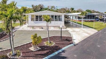 5558 Palm Beach BLVD