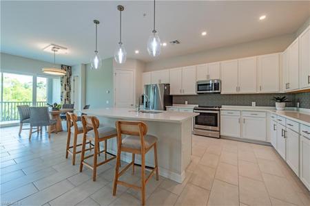 172 Indies DR E