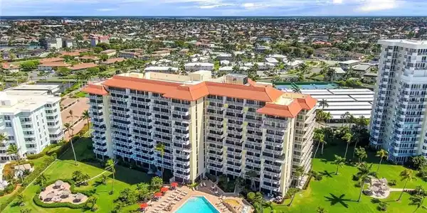 180 Seaview CT