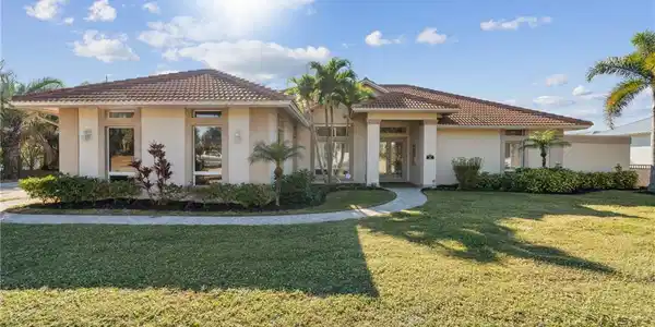 830 Caxambas DR
