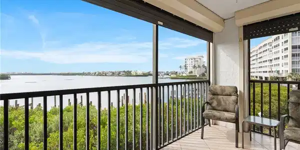 4835 Bonita Beach RD