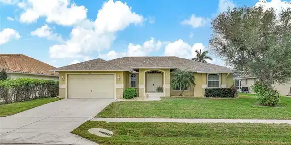 113 Balfour DR
