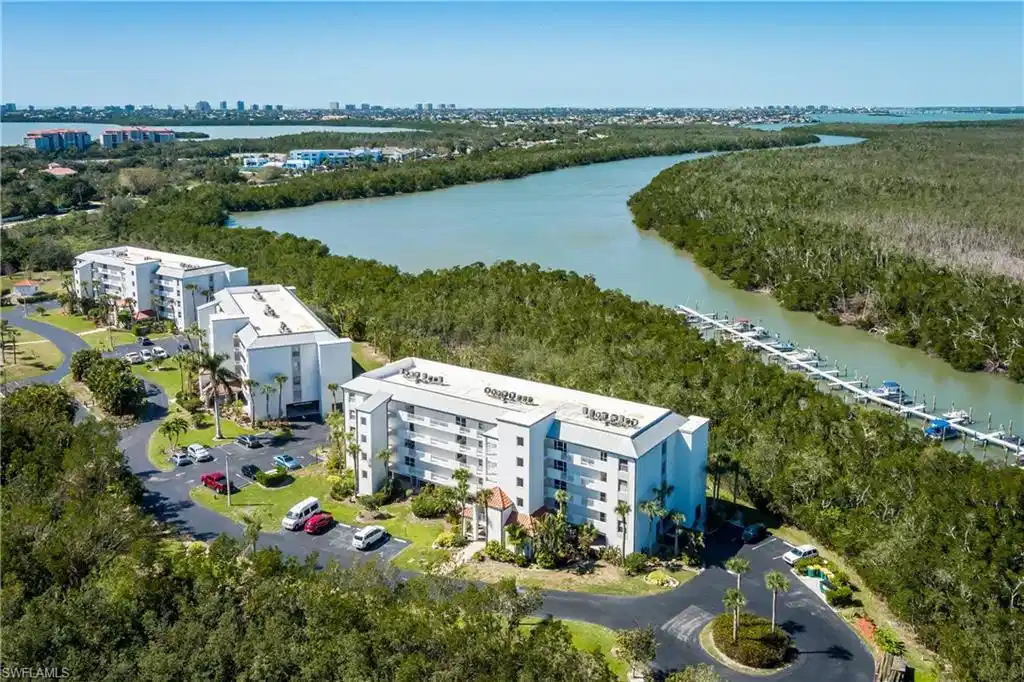 Image 1: Bird's eye view
