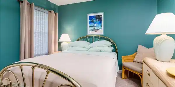 Image 3: Guest bedroom