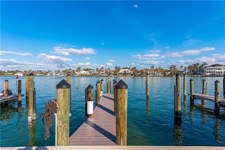 2500 Gulf Shore BLVD N