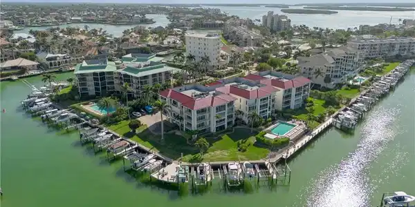 848 Collier CT