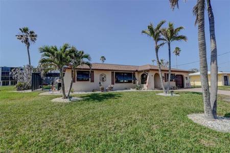 4 Fairview BLVD