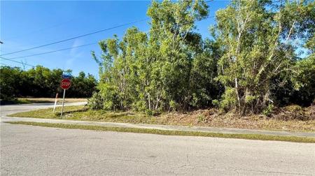 10806 Russell RD