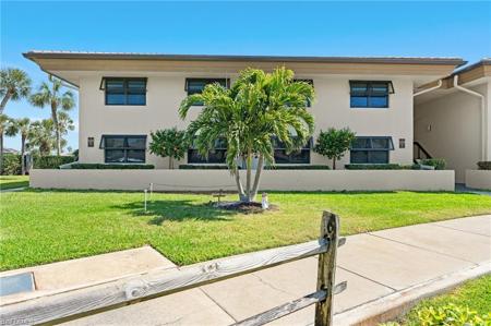 579 Seaview CT