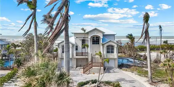 6013 Clam Bayou LN