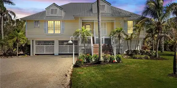 213 Daniel DR