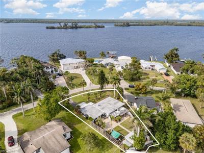 4464 E Riverside DR
