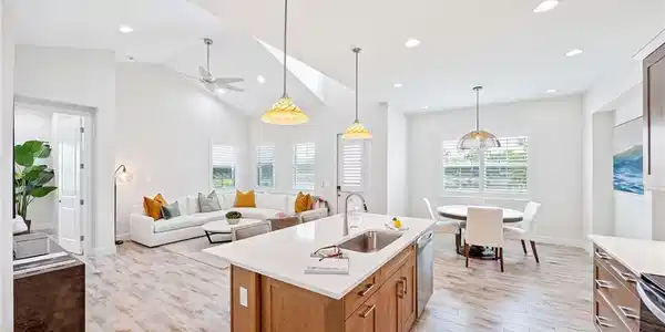 7018 Saona CT