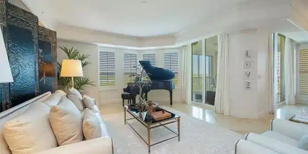 285 Grande WAY
