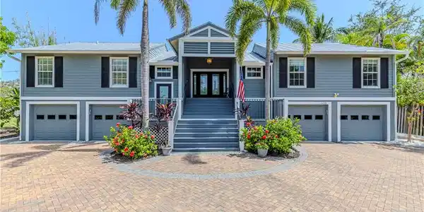 4429 Tarpon AVE