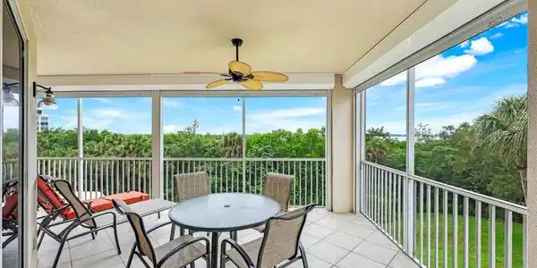 201 Vintage Bay DR