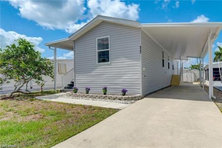 932 Palm DR