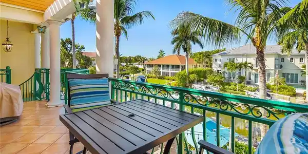 1160 Clam CT