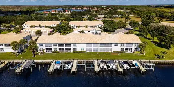 360 Stella Maris DR N