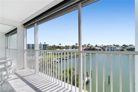 300 Park Shore DR