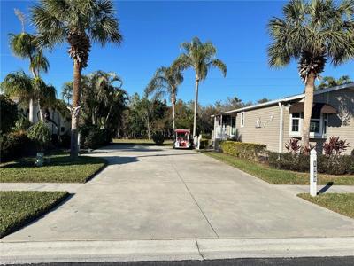 1623 Diamond Lake CIR