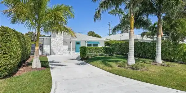 795 94th AVE N