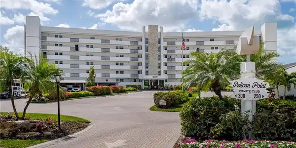 300 Park Shore DR