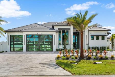 4121 SW 28th AVE
